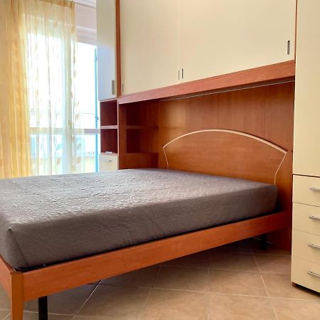 Sunset Boutique Apartment Marina di Massa Bagian luar foto