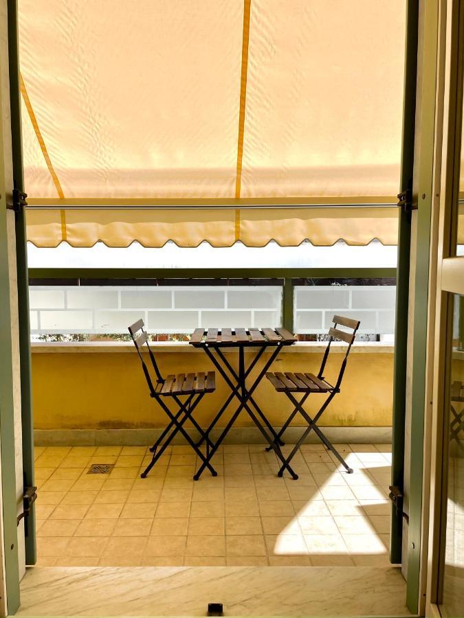 Sunset Boutique Apartment Marina di Massa Bagian luar foto