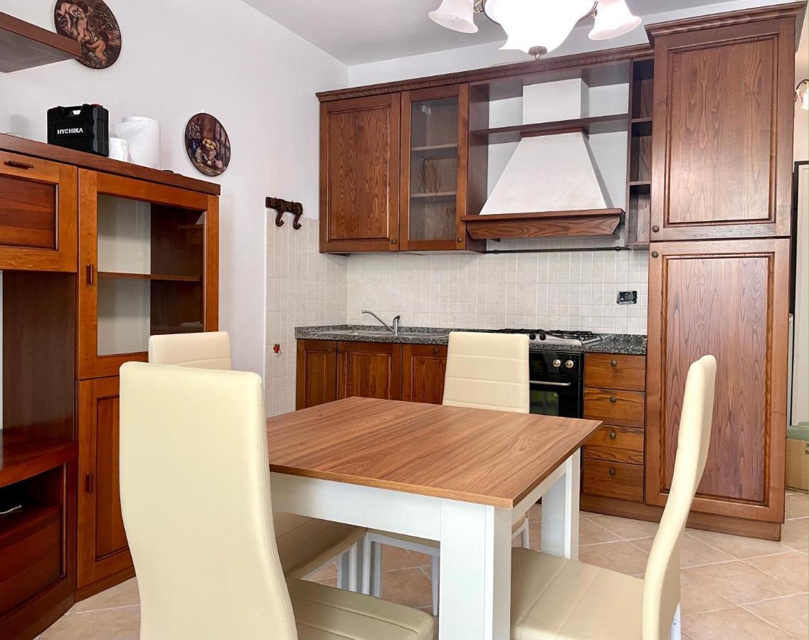 Sunset Boutique Apartment Marina di Massa Bagian luar foto
